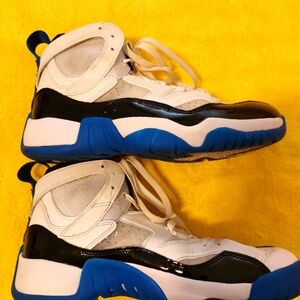 Nike Jordan Jumpman Size 9